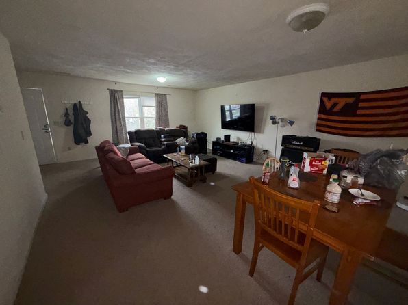 405 Laurence Ln
