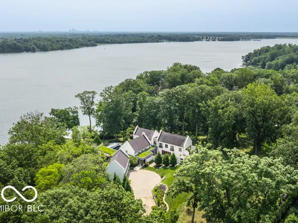 5215 Green Braes East Dr, Indianapolis, IN 46234