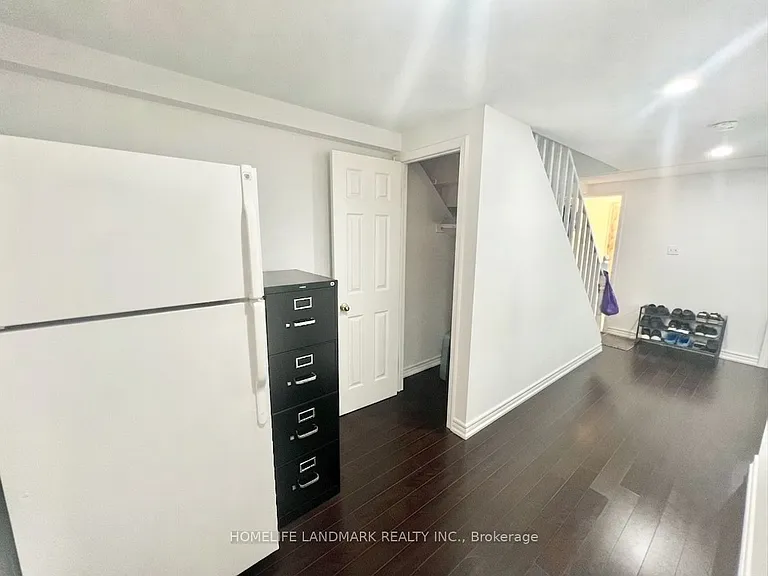 8 Baffin Ct — Photo 9