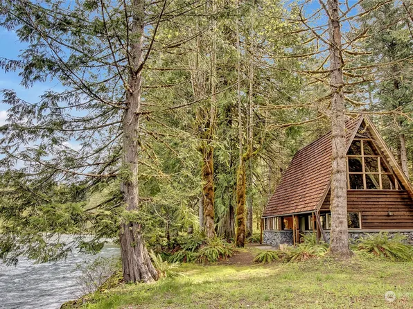12443 744th Avenue NE, Skykomish, WA 98288