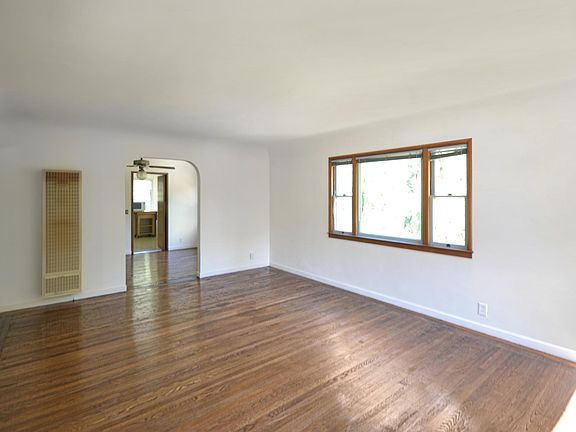 4th image of 991 Channing Ave