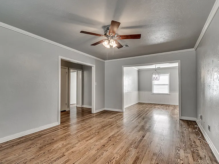 2740 Clermont Pl — Photo 8