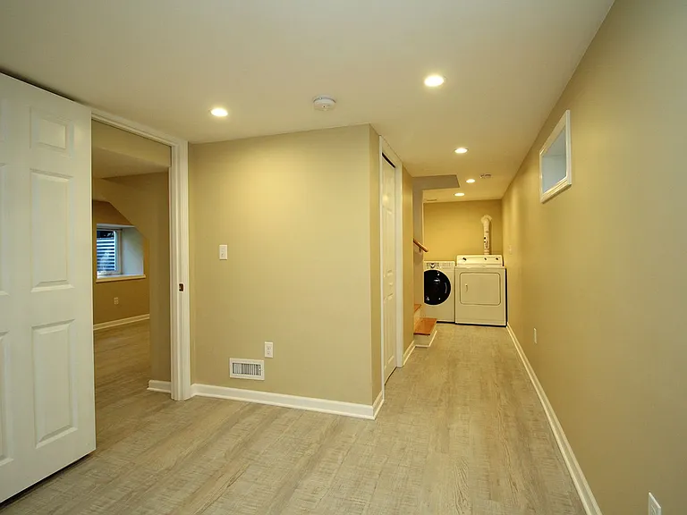 5401 NE 15th Ave — Photo 22