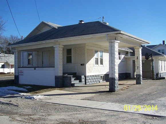 2nd image of 718 Grant Ave