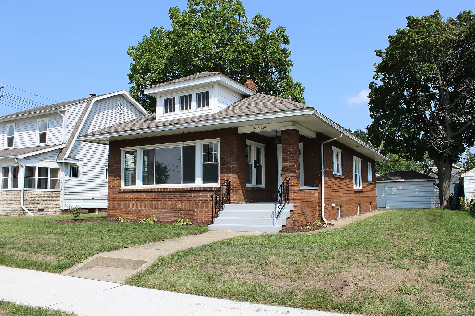 208 N Victoria St photo 1