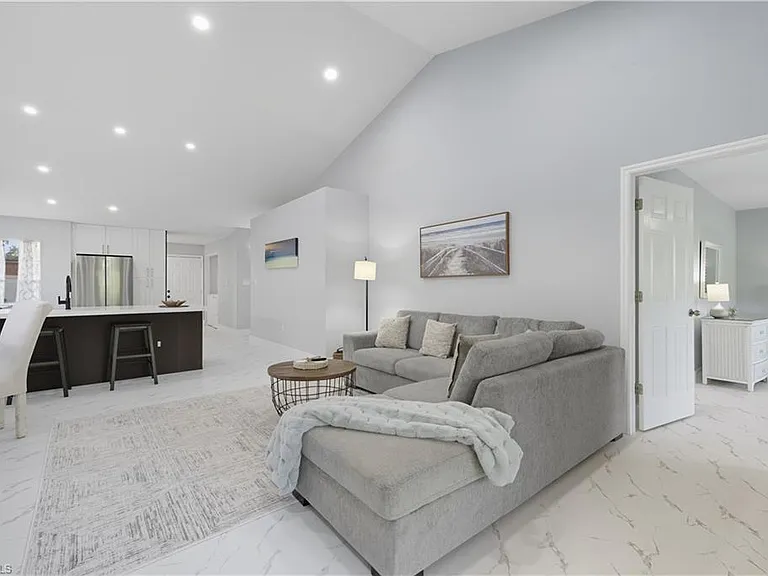 3605 Corinthian Way — Photo 6