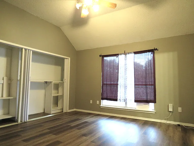 6034 Maple Leaf Dr — Photo 16