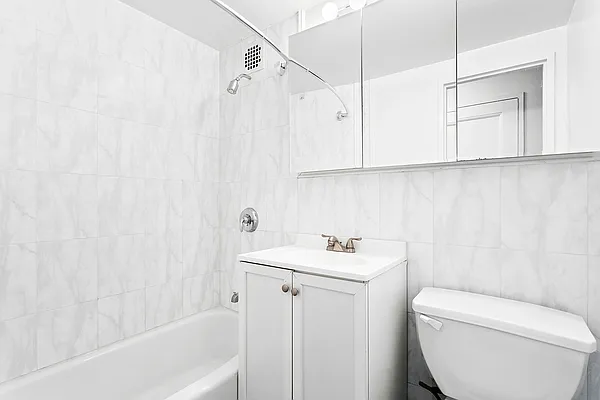 Rented by Compass | media 12