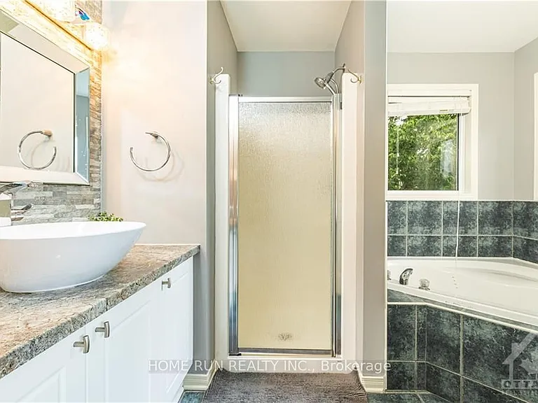 2 Borealis Cres — Photo 21