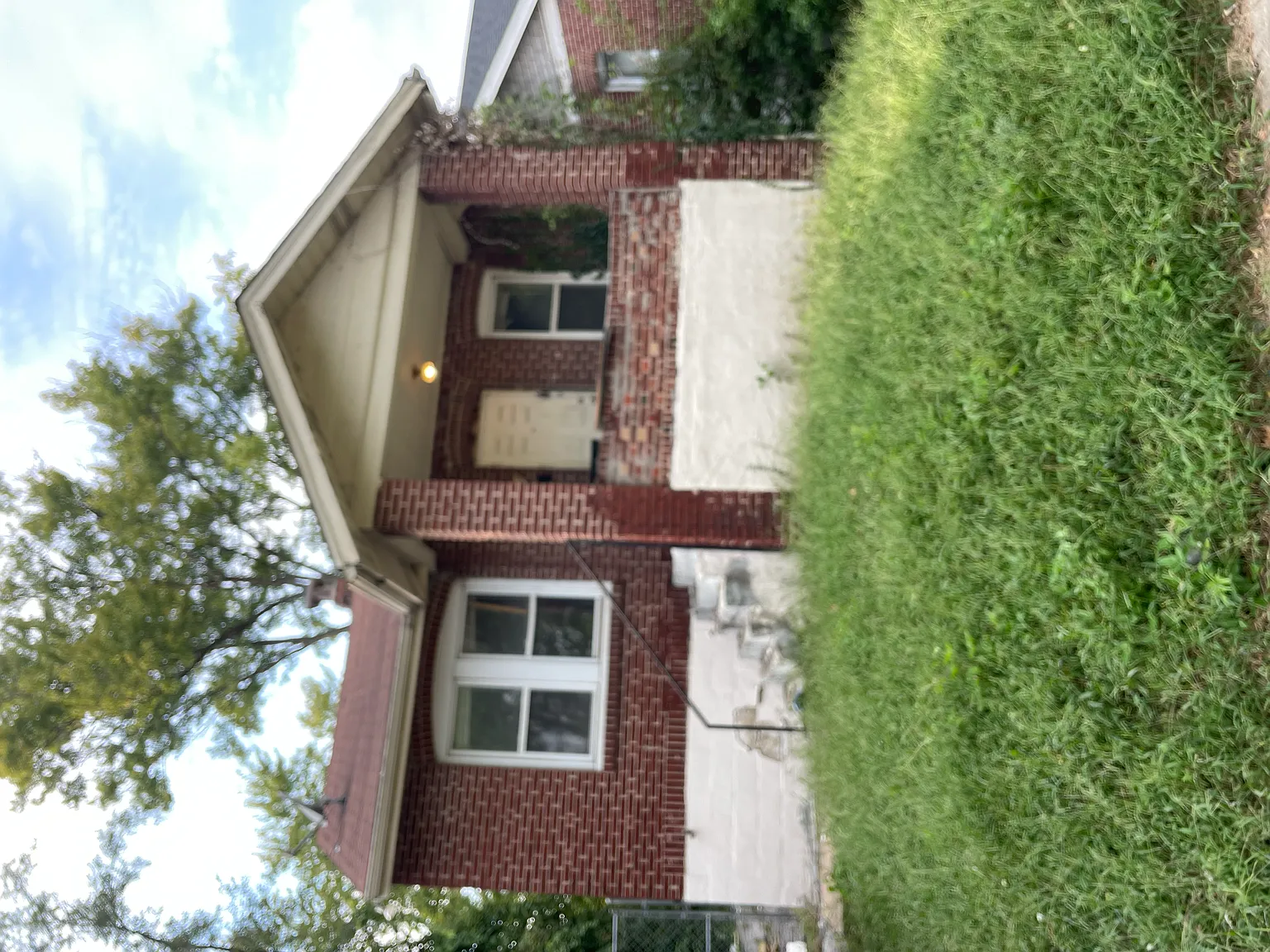 2 bed, 1042 sqft, $800 — Photo 1