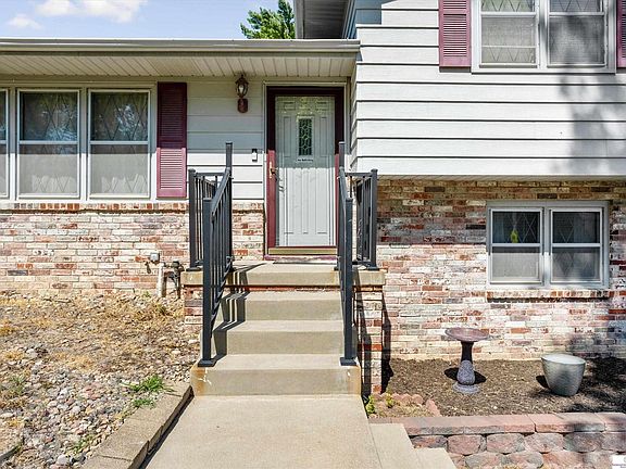 3rd image of 2116 Victoria Ave
