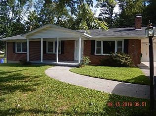 211 Highview Dr, Blacksburg, VA 24060