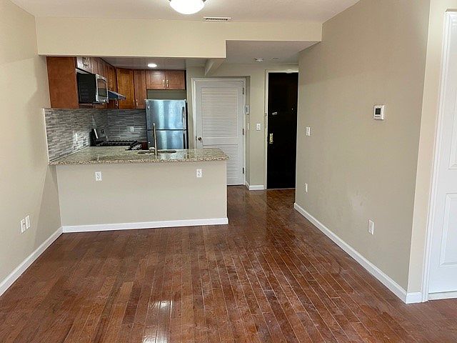 1st image of 172-18 Jamaica Ave #6D