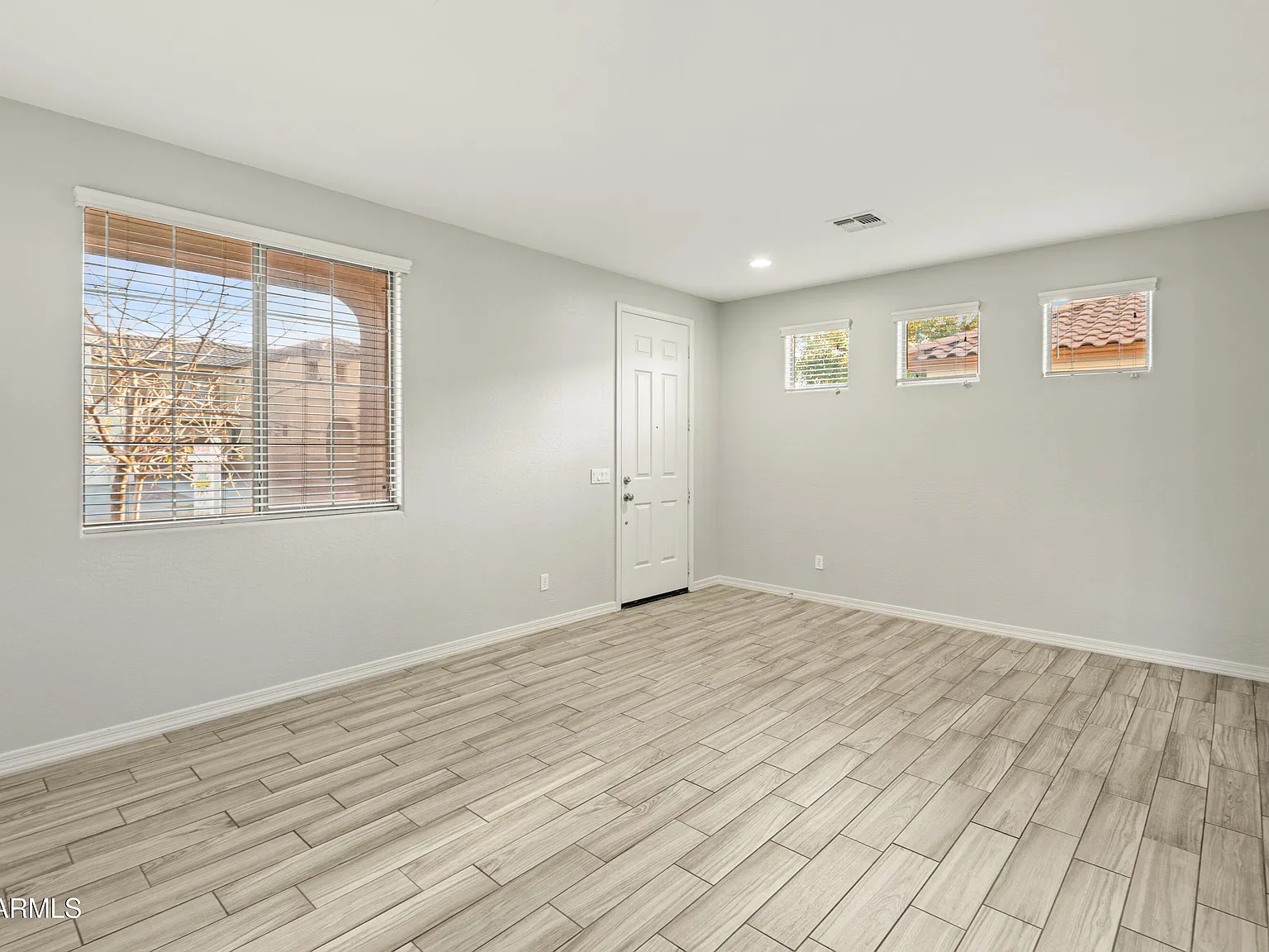 3 bed, 2.5 bath, 2171 sqft, $2,295 — Photo 3