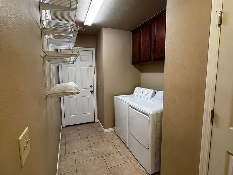 4517 S Roberts St — Photo 10