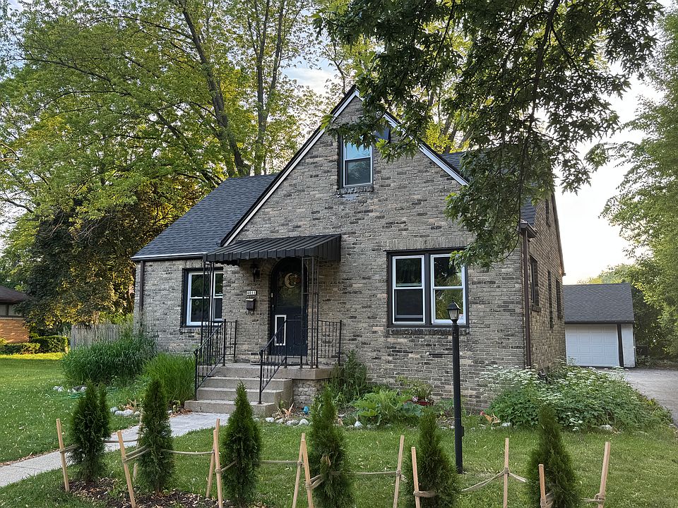 1st image of 4011 S 76th St