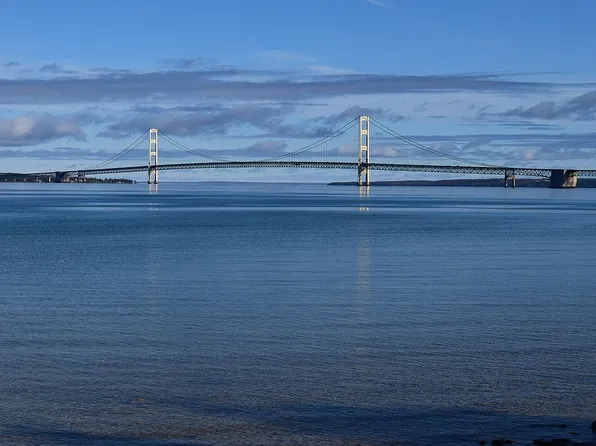 1107 Musinigon St, Mackinaw City, MI 49701
