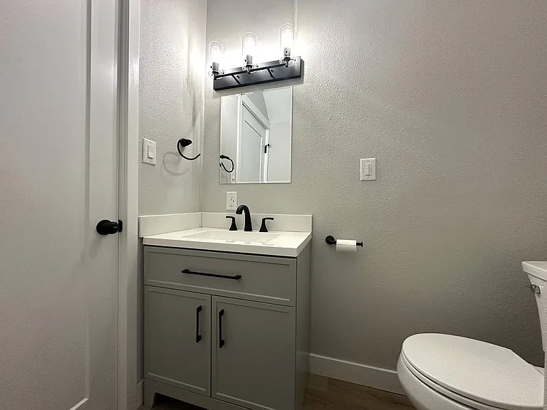2317 Grand- 5 Unit — Photo 61