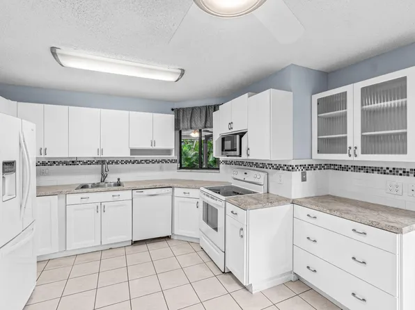 10173 Chestwood Road, Boynton Beach, FL 33437