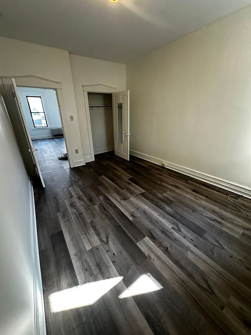 356 N. Queen St — Photo 4