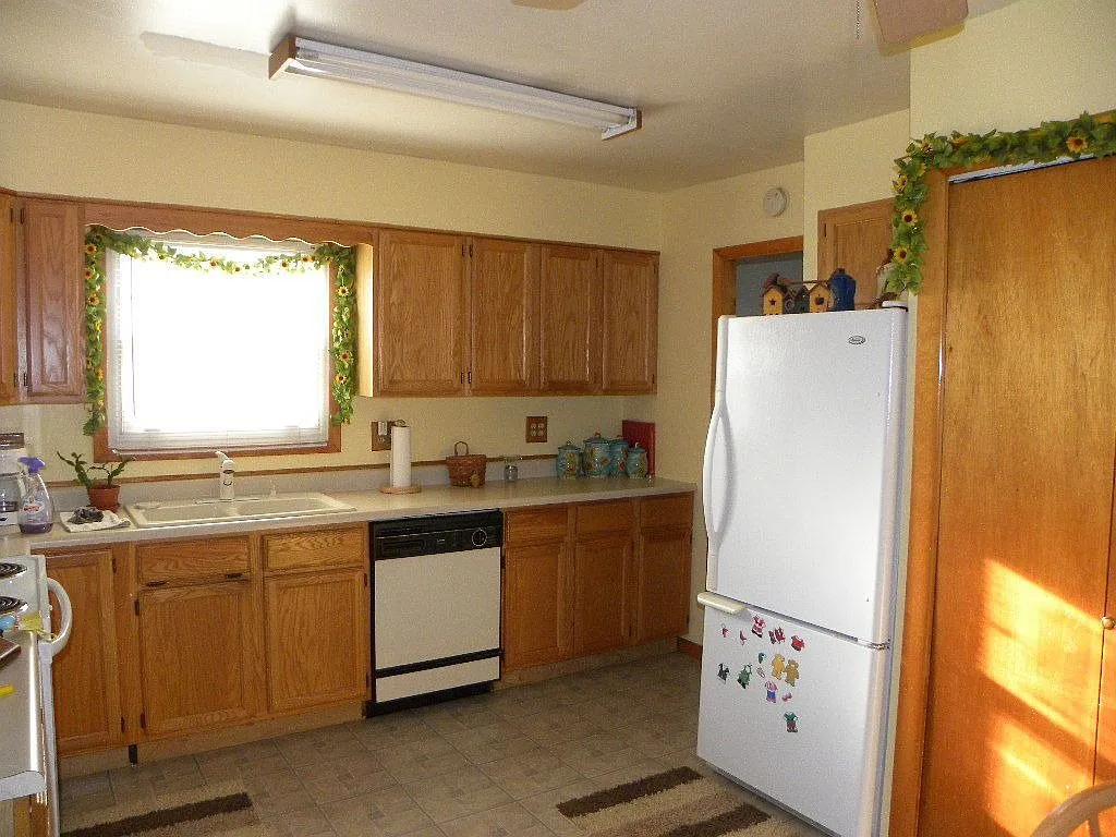 1028 Sunview Rd photo 1