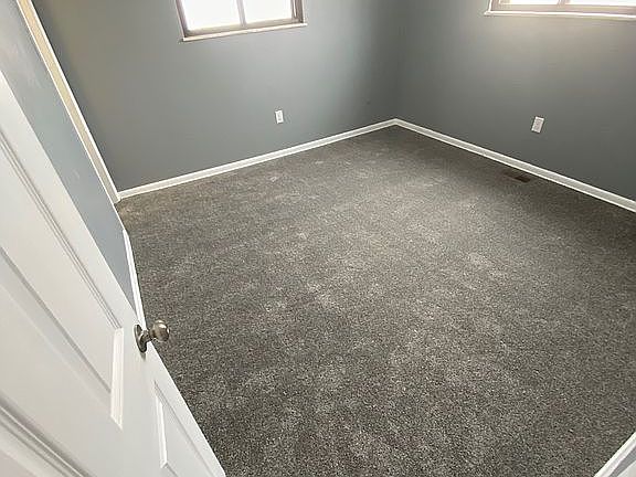 3rd image of 3901 New York Dr