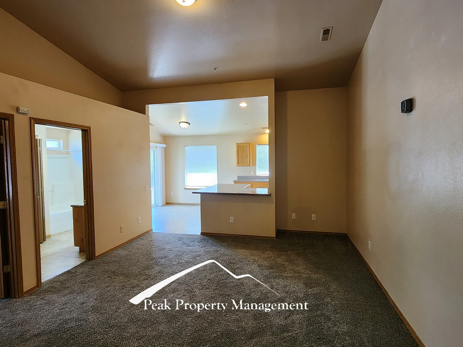 2 bed, 895 sqft, $1,295 — Photo 2