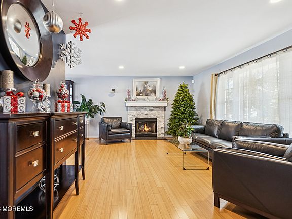 5th image of 24 Netty Street