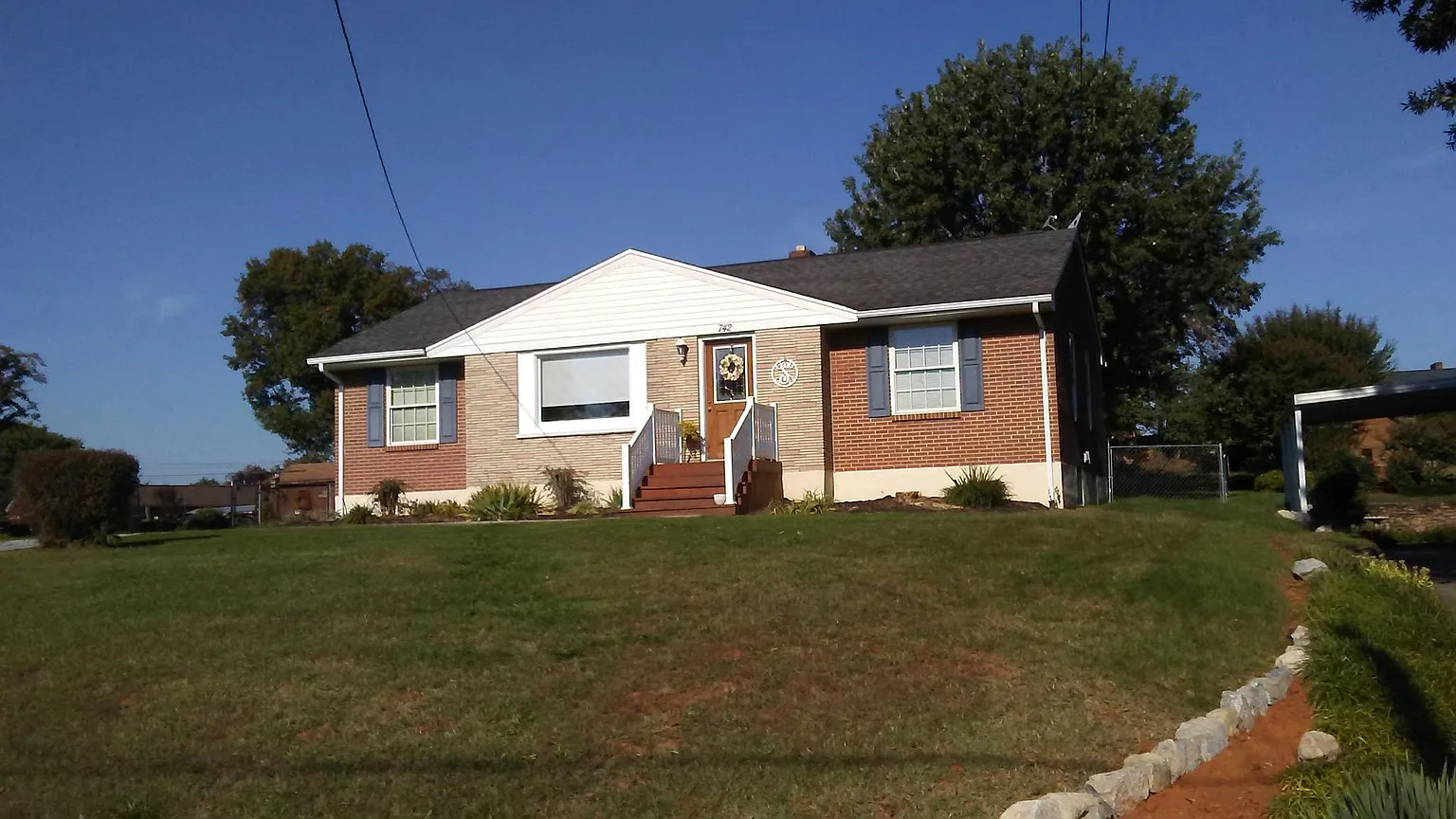 742 Chester Ave photo 1