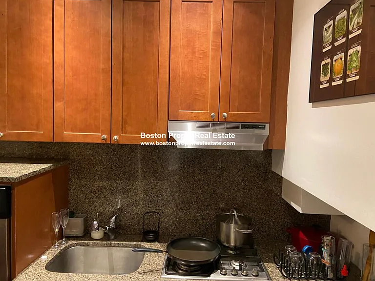113 Beacon St #7 — Photo 17