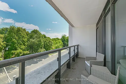 3018 Yonge St Photo 1