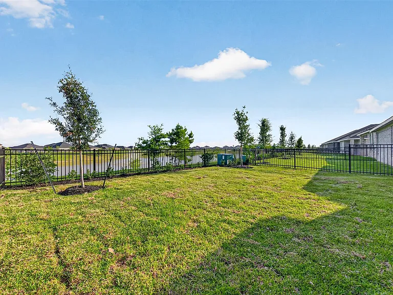 27435 Sunterra Village Dr — Photo 33