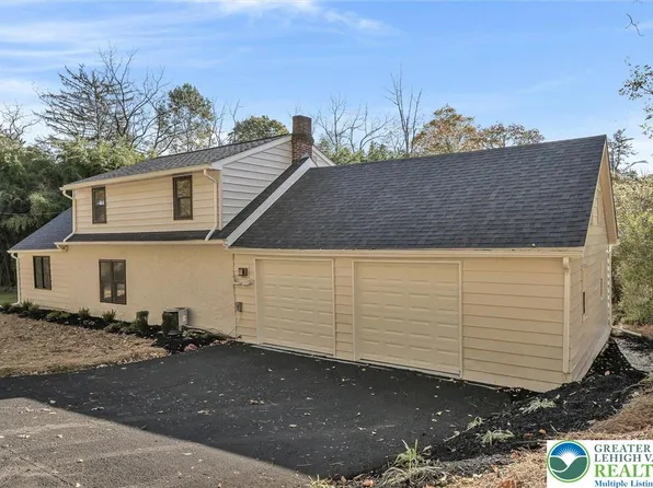 1452 Weyhill Dr, Center Valley, PA 18034