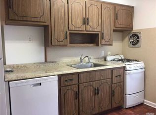 31 Norwood Rd #B, Pt Washington, NY 11050