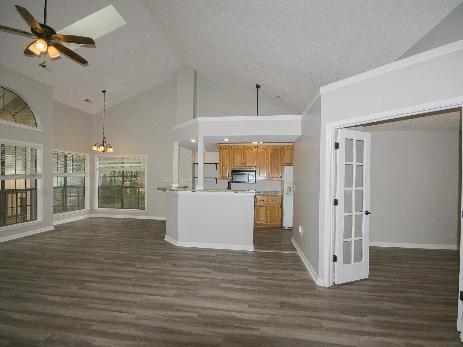 3 bed, 1348 sqft, $1,600 — Photo 3