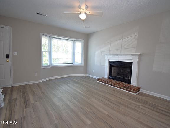 4th image of 1105 Grovemont Drive #C1