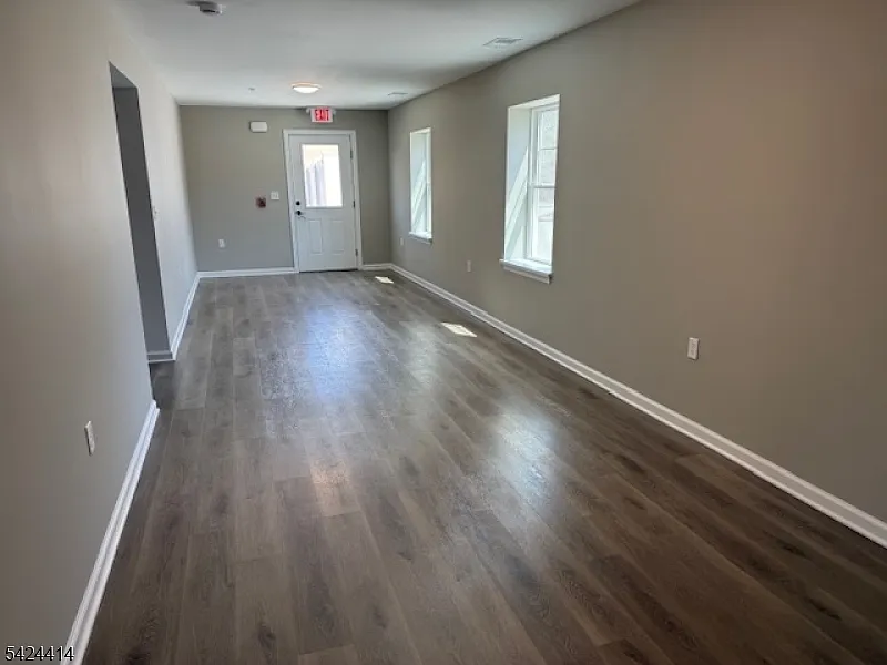 1 bed, 1.0 bath, $1,900 — Photo 2