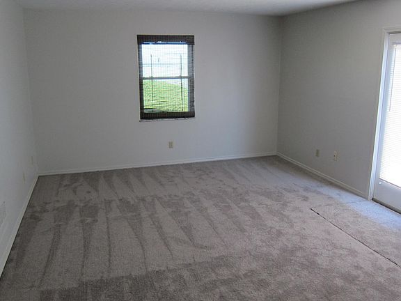 5th image of 200 Wyndcrest Ct APT A