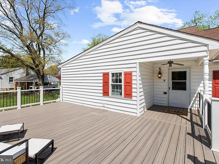 161 Margate Dr — Photo 43