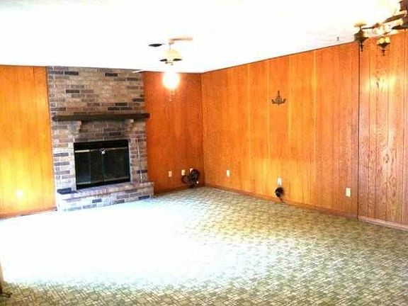 2nd image of 1409 Palm Dr