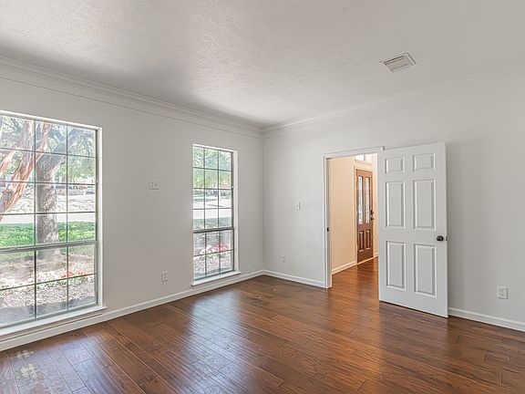 5th image of 5148 Golden Ln