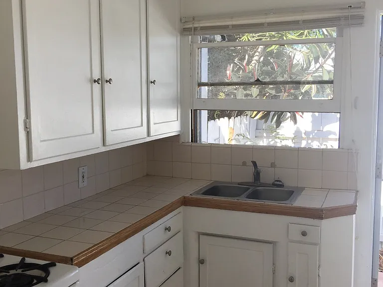 *2741 C Street — Photo 8