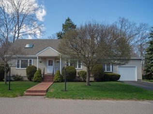 2 New Fisher Ln, Walpole, MA 02081