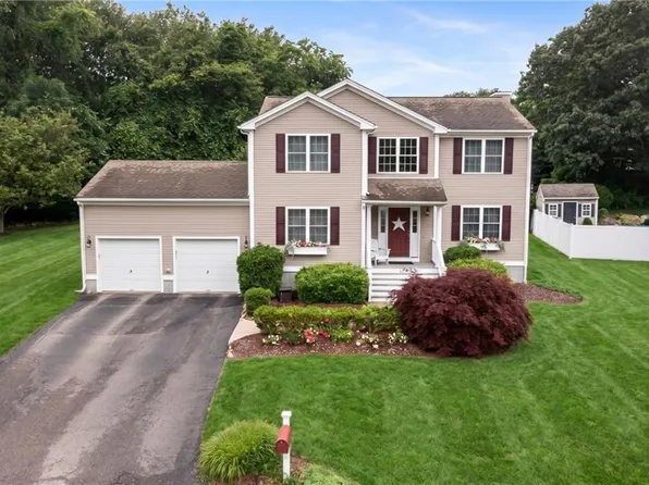 104 Birchwood Dr, South Kingstown, RI 02879