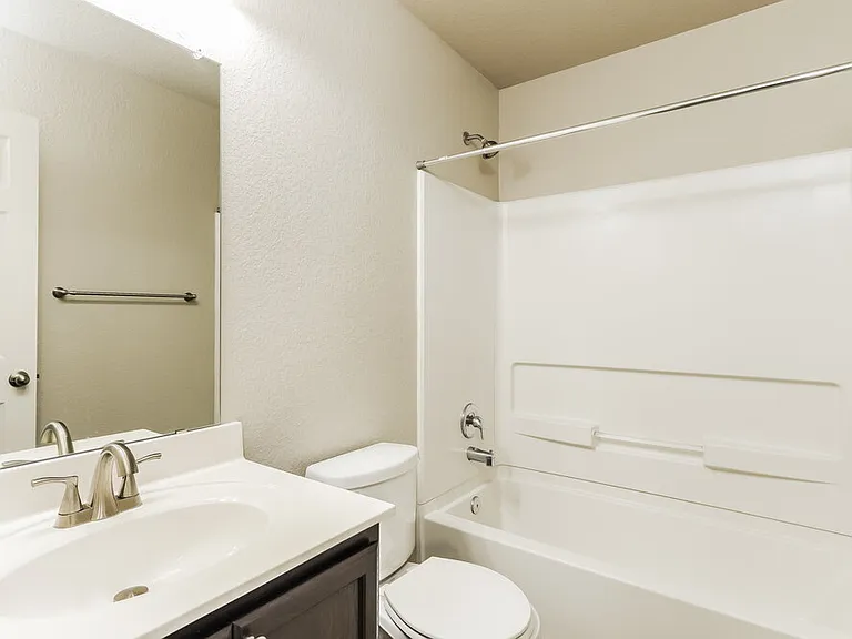 3215 Pedernales Dr — Photo 15