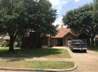 10219 Hedge Way Dr, Houston, TX 77065