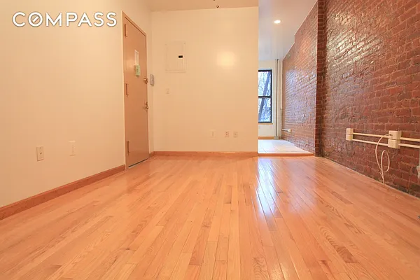 Rented by Compass | media 7