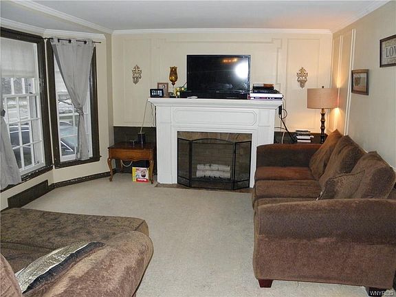 3rd image of 1560 Kensington Ave