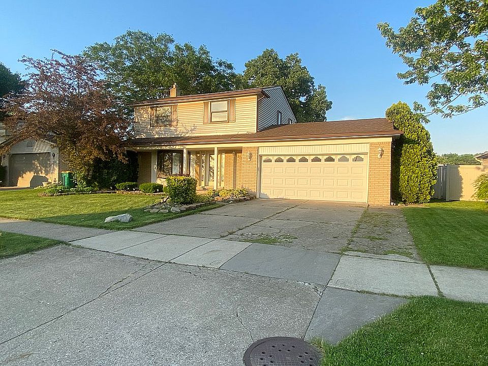 1st image of 27331 Oakcrest Dr