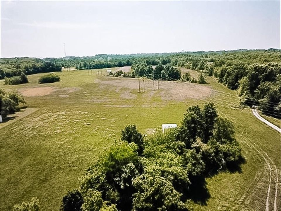 1st image of Twin Pines Dr